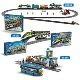 LEGO 60337 City Personen-Schnellzug, Konstruktionsspielzeug Set mit ferngesteuertem Zug mit Scheinwerfern, 2 Wagen und 24 Schienen-Elementen