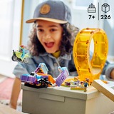 LEGO 60338 City Stuntz Schimpansen-Stuntlooping, Konstruktionsspielzeug Action-Spielzeug mit Rampe, Stunt-Motorrad und 3 Minifiguren