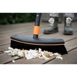 Fiskars QuikFit Straßenbesen schwarz/orange, 38cm